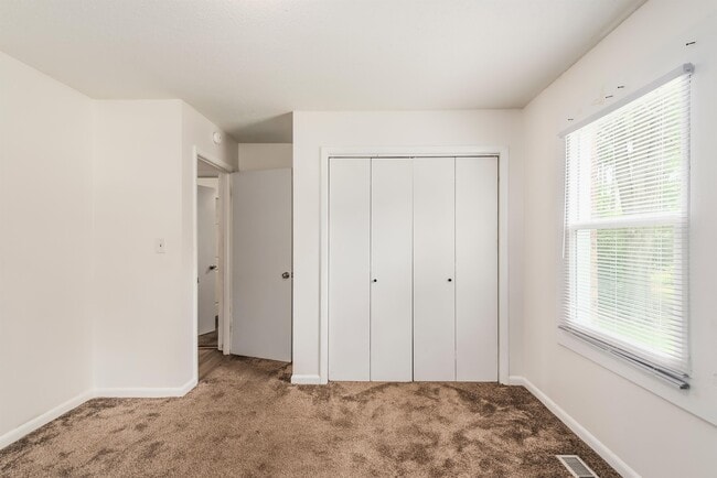 Building Photo - 302 Antler Dr