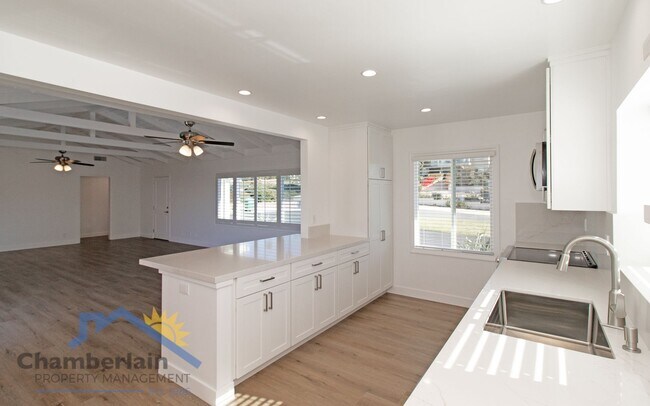 Building Photo - Spectacular View from this Single Story Home!