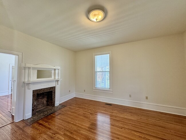 Building Photo - 506 Mayes Ave