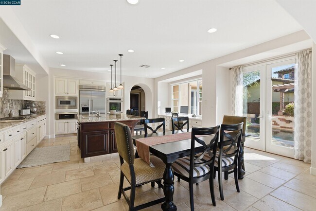 Building Photo - 1041 S Wedgewood Rd