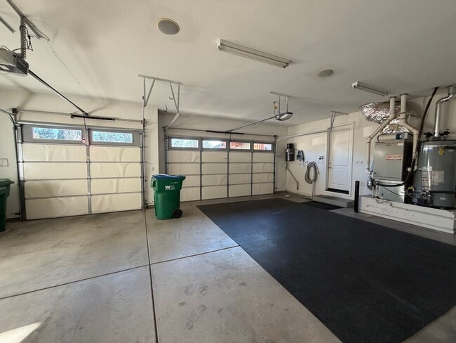 Building Photo - 1199 Manzanita Ln