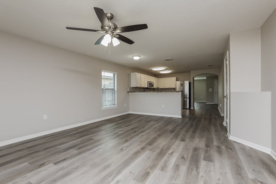Building Photo - 2353 Bexley Dr