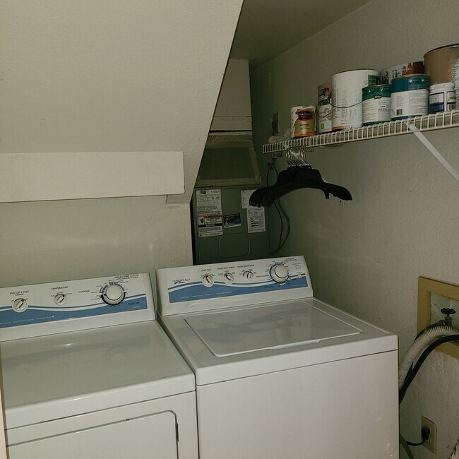 Building Photo - 3491 N Arizona Ave