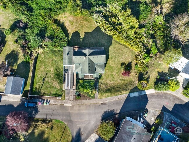 Building Photo - 3088 Harrison Ave