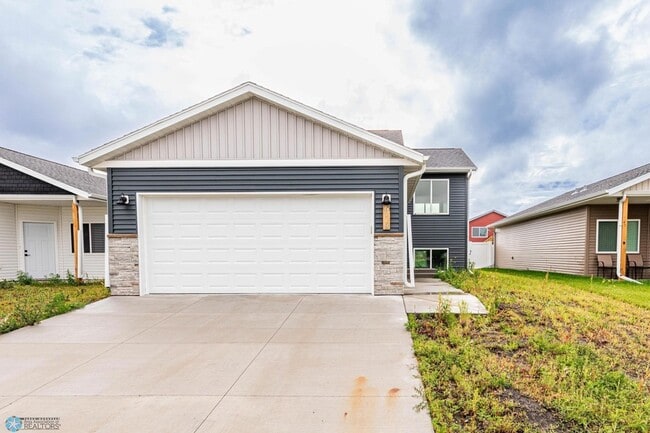 Primary Photo - 6718 68th St S