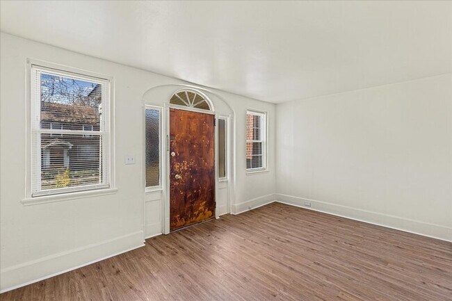 Building Photo - 2802 N Constitution Rd