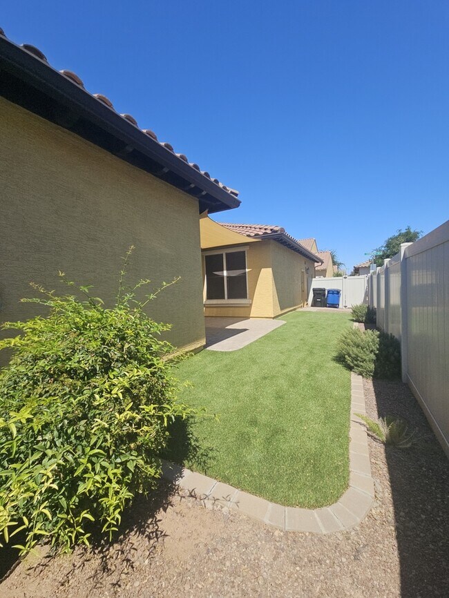 Building Photo - MOVE-IN READY HOME IN COOLEY STATION!