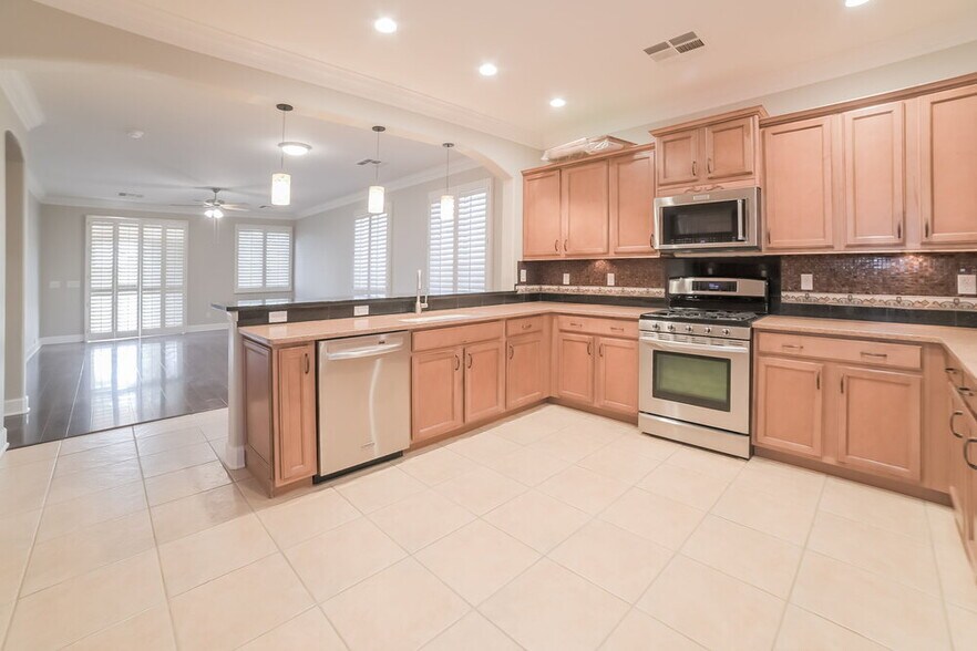 Building Photo - 7222 W Alta Vista Rd