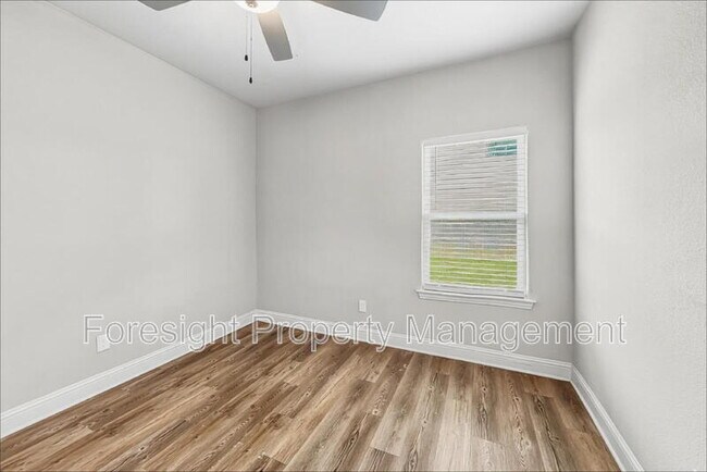Building Photo - 2902 Orchid Dr
