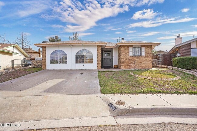 Primary Photo - 1821 Ed White Way