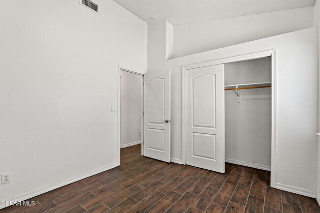 Building Photo - 3141 Fury Point Pl