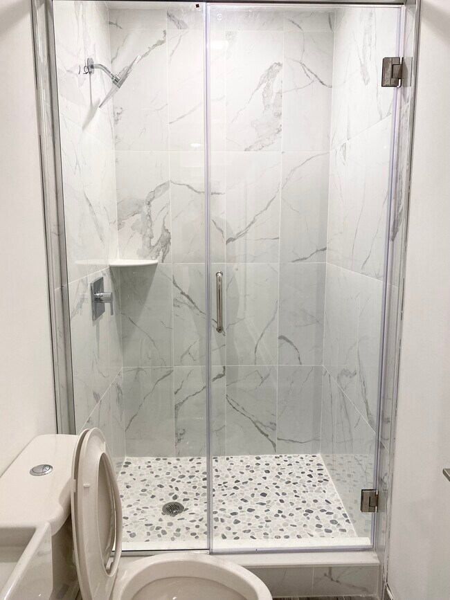 Building Photo - 2425 Frankford Ave