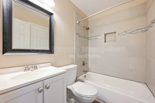 Building Photo - 8165 S Fillmore Way