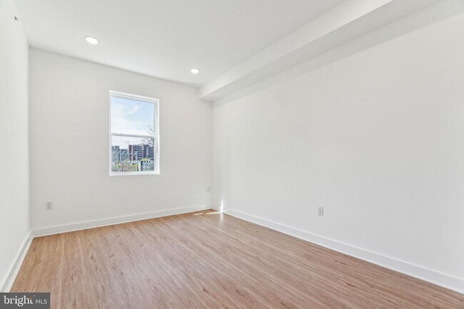 Building Photo - 1028 W Dauphin St
