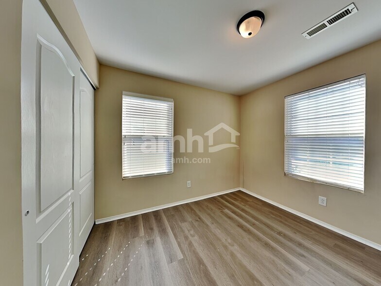 Building Photo - 96 Yarmouth Dr
