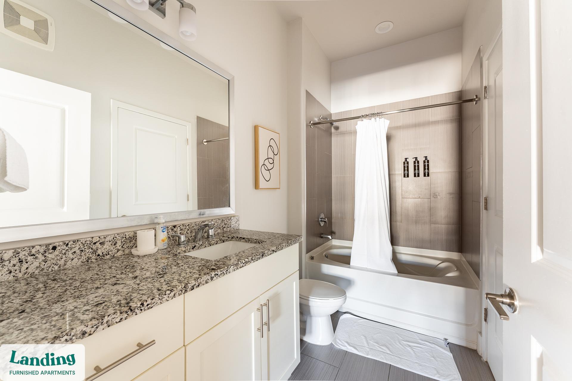 Building Photo - 480 N Orange Ave