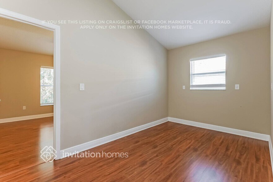Building Photo - 6625 Thornton Palms Dr