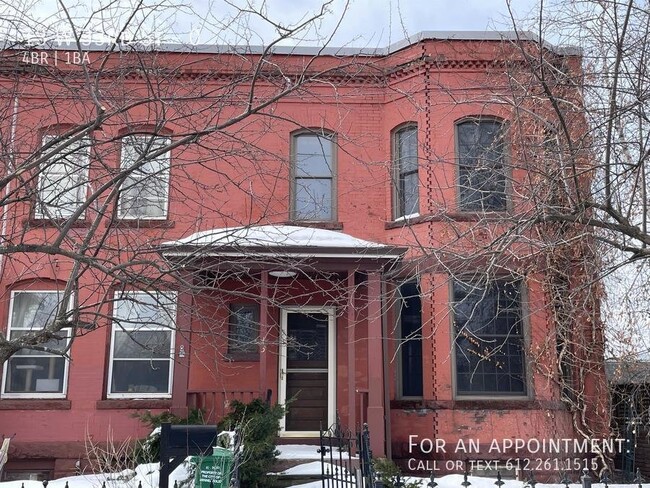 Building Photo - 13 W 33rd St