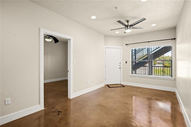 Building Photo - 1807 Poquito St