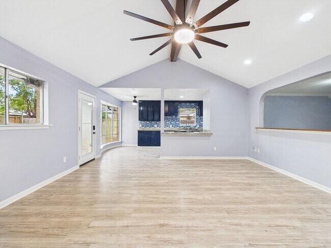 Building Photo - 10915 Sagedowne Ln