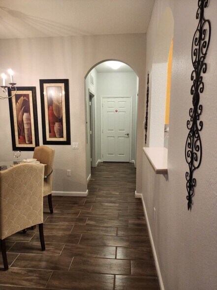 Building Photo - 4802 Cayview Ave