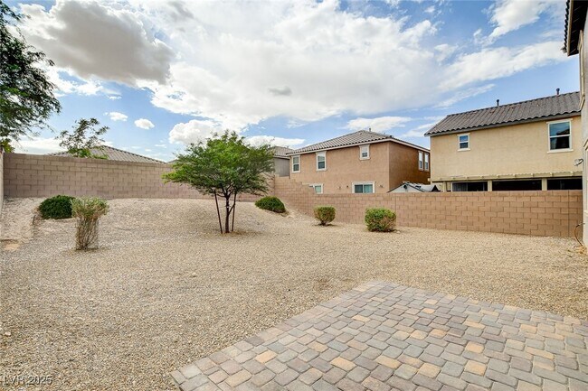 Building Photo - 6237 Fallsview Ct