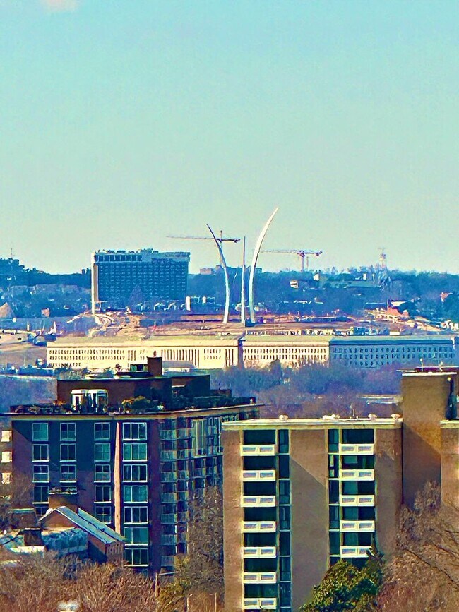 Building Photo - MOVE -IN SPECIAL-FREE RENT! Luxury 2 Bedroom, 2.5 bath Avidian Condo in Navy Yard with Parking.