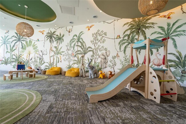 Building Photo - 700 NE 24th St