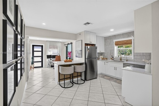 Building Photo - 252 SW 23rd St