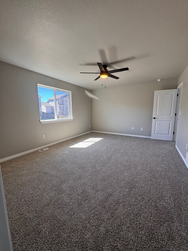 Building Photo - 10885 Matta Dr