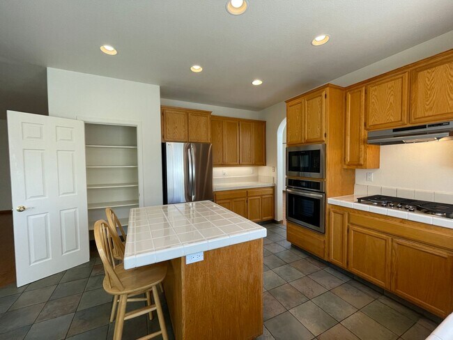 Building Photo - 2,199 Square Foot Beautiful 4-Bedroom Home | 2,199 Sq. Ft. | Prime Rincon Valley Location