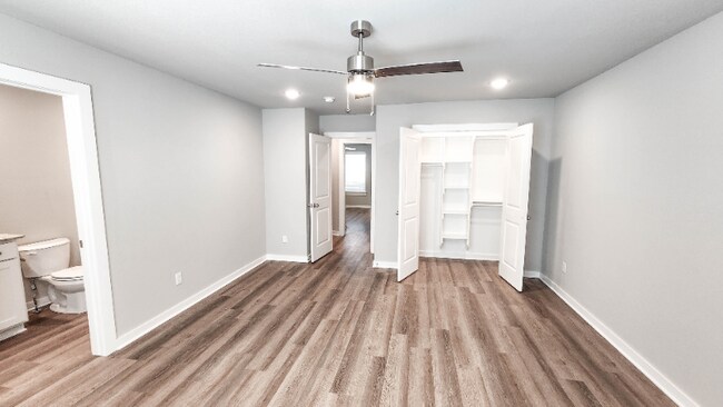 Building Photo - 5696 W Wedington Dr