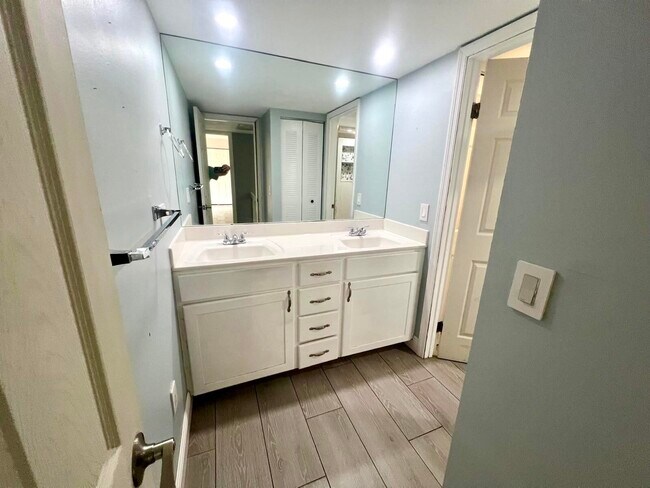 Building Photo - 1614 Forest Lakes Cir