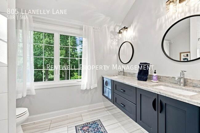 Building Photo - 805 Llanelly Ln