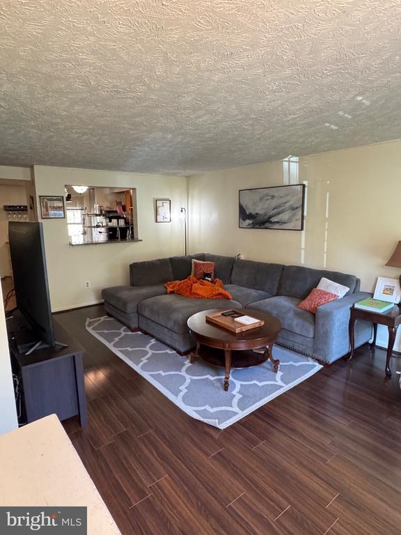 Building Photo - 1565 Autumn Ridge Cir