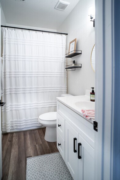 Building Photo - 1721 W Jupiter Way