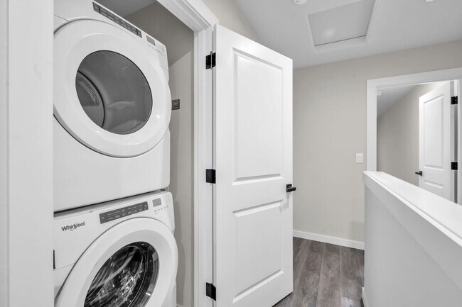 Building Photo - Brand New Luxury Townhomes in North Lynnwood!