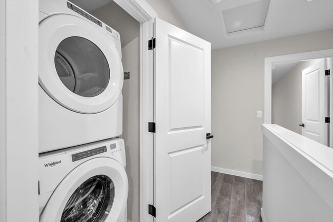 Building Photo - Brand New Townhomes - North Lynnwood!