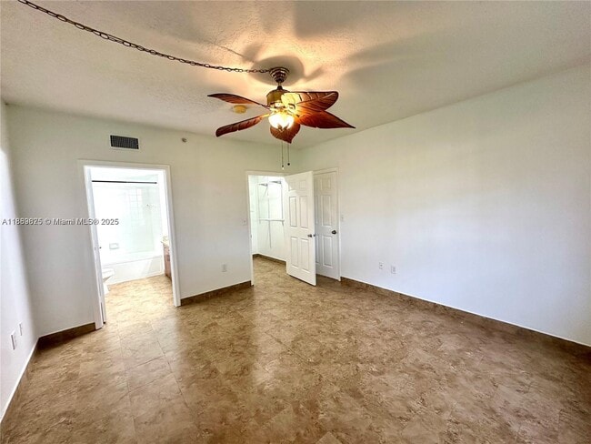 Building Photo - 231 SW 116th Ave