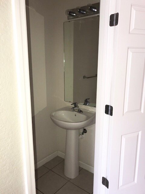 Building Photo - **  MAINTENANCE FREE TOWNHOME **2 BD 2.5 BATH
