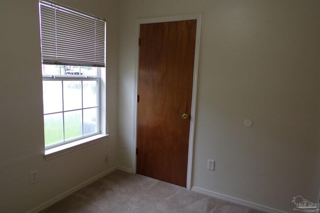 Building Photo - 509 Wood Crest Way
