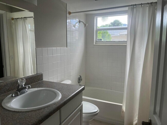 Building Photo - 325 S Ocean Breeze