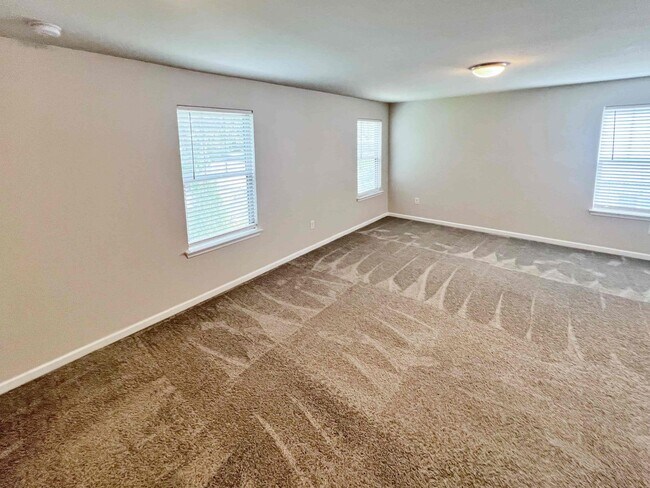 Building Photo - Fantastic 3 BR/2.5 BA Marietta Townhome in...
