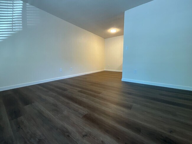 Interior Photo - Ethyle Manor