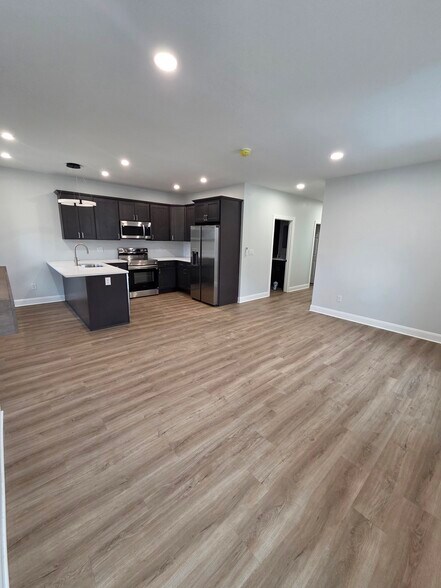 Building Photo - 840 2nd St