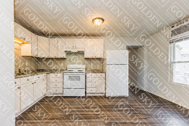 Building Photo - 502 W Jackson St