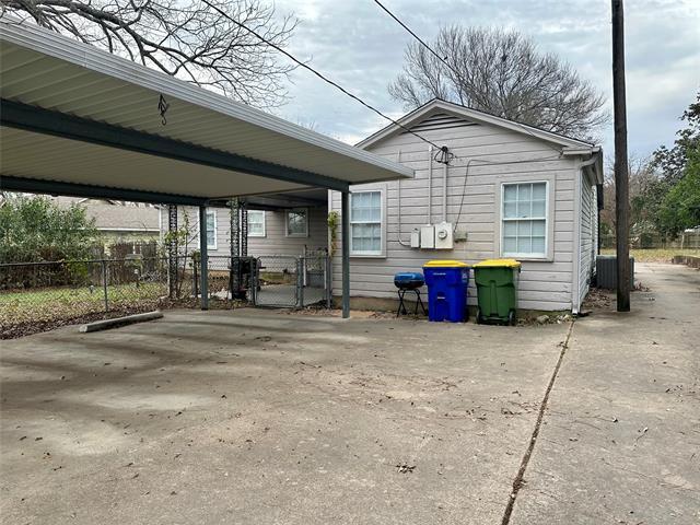 Building Photo - 211 Country Club Rd