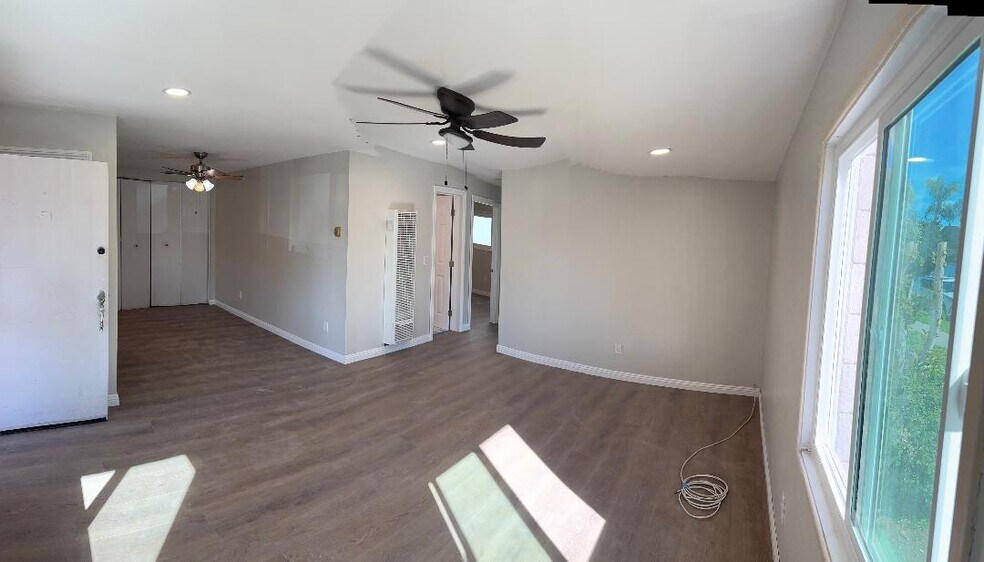 Building Photo - 3117 Pearl Dr