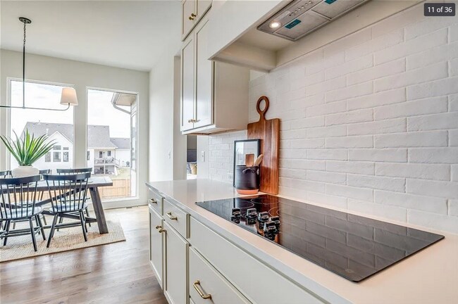 Building Photo - 113 Cedar St