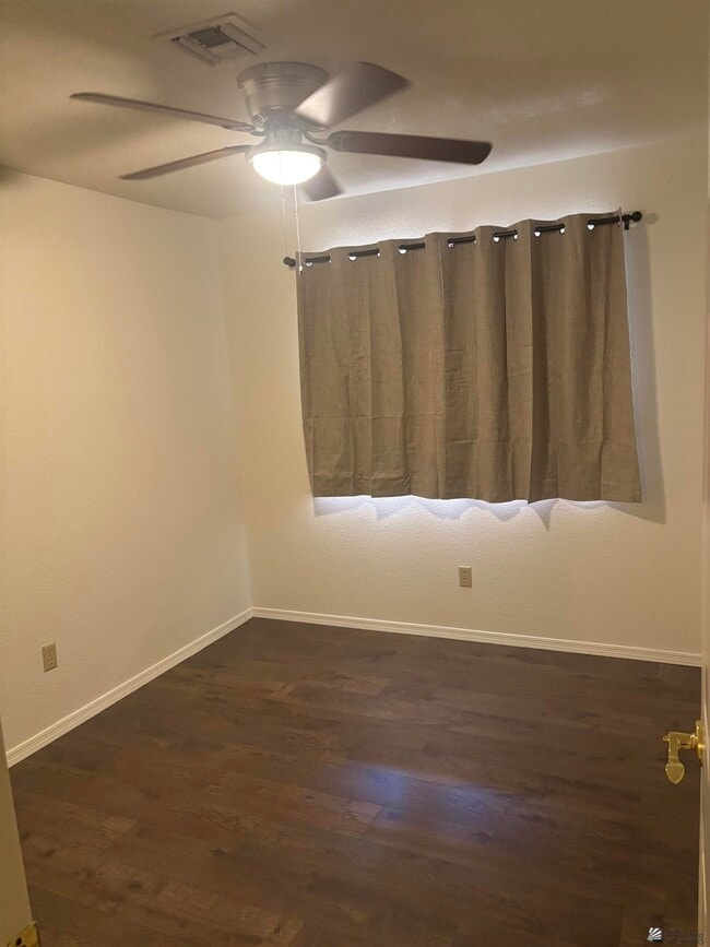 Building Photo - 2605 W 12th Pl